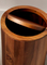 Cesta de basura redonda de madera para baño
