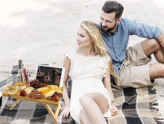 Mesa de vino portátil al aire libre de madera de bambú para playa, estante para vino, para Picnic