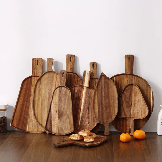 Plato para servir de madera de acacia hecho a mano con forma de hongo y tallas únicas