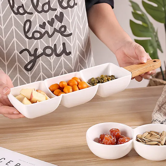 Tazón de cerámica de tres secciones con mango de madera para servir nueces, verduras, frutas y dulces
