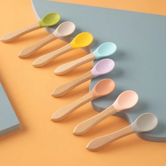Suministros para mascotas, cuchara de alimentación para perros y gatos de silicona con mango de madera de haya