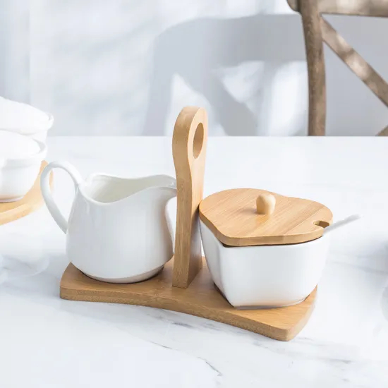 Juego de servicio de café con crema y azúcar de cerámica blanca de 3 piezas con tapa y bandeja de bambú para servir