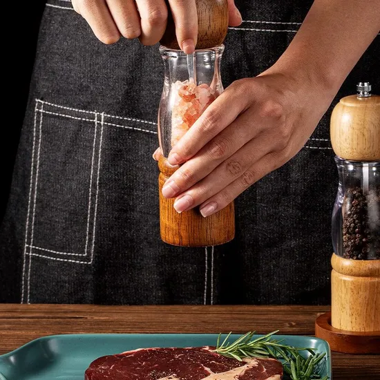 Elegante y versátil molinillo de sal y pimienta de madera de caucho para cocina