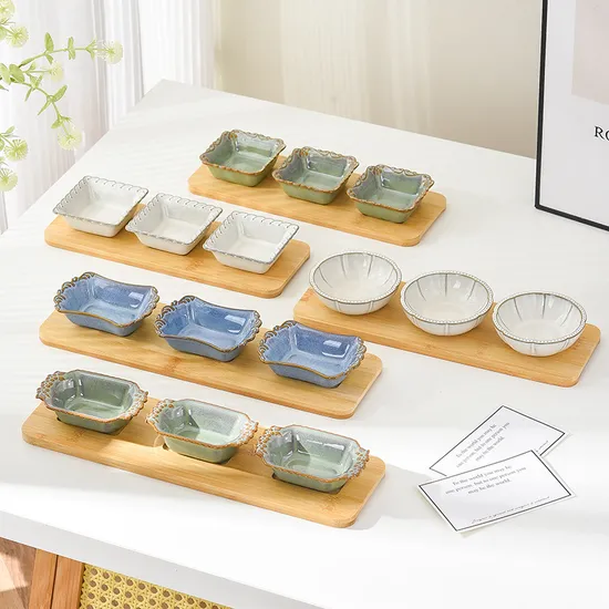 Juego de 4 cuencos de cerámica para condimentos con bandeja de bambú para servir sushi y salsa