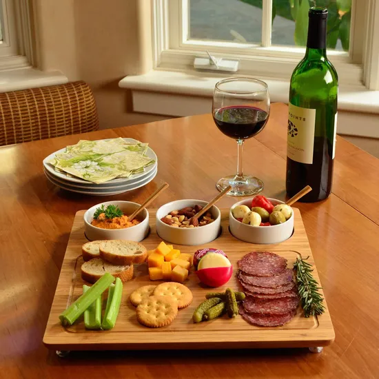 Tabla de quesos de bambú de 13 pulgadas/plato de charcutería con 3 tazones de cerámica con cucharas de bambú y marcadores de queso