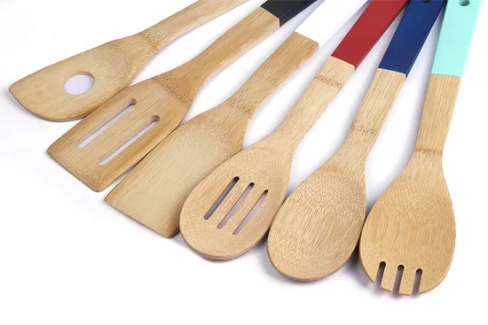 Juego de utensilios de cocina de bambú coloridos al por mayor para regalo de Navidad