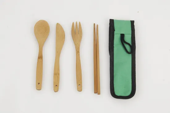 Palillo de cuchara de cuchillo de tenedor de bambú ligero con bolsa de viaje
