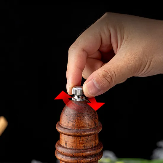 Molinillo de pimienta manual de madera maciza, versátil, con forma de faro, para el hogar