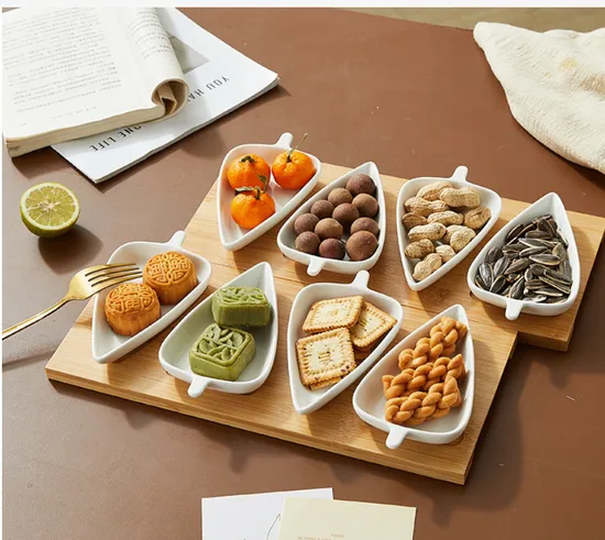 4 cuencos de cerámica para aperitivos con bandeja de bambú.
