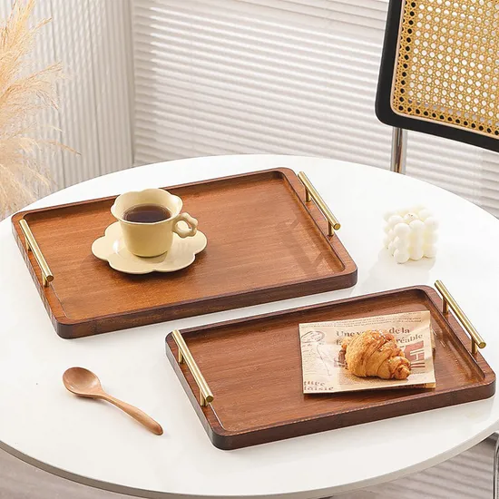 Bandeja de madera rústica hecha a mano con asas para desayuno en Bed & Dining