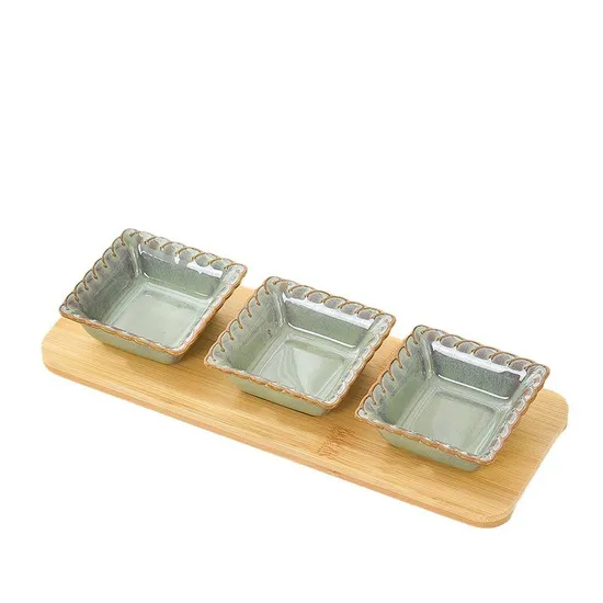 Set de condimentos de cerámica para salsa sobre base de madera de acacia