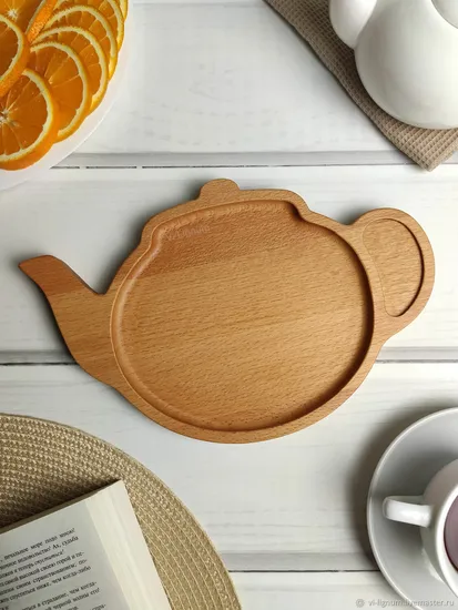 Plato de postre para aperitivos de madera de haya con forma de tetera