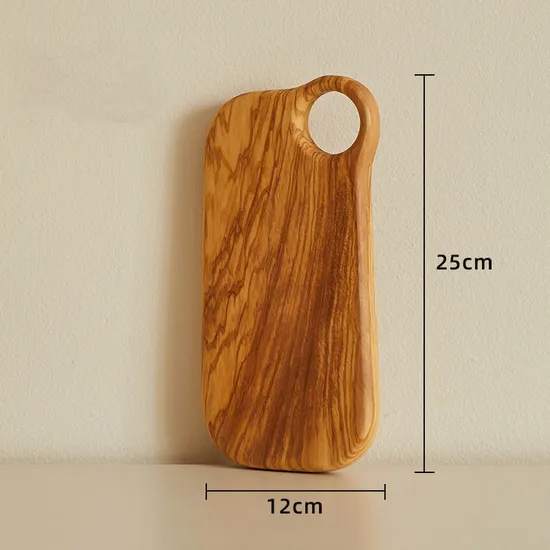 Tabla de cortar de madera de olivo con orificio grande para colgar