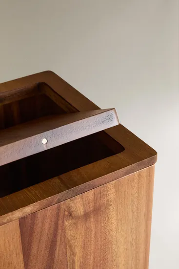 Caja de almacenamiento de madera de Acacia de lujo, cubo de basura de madera para el hogar
