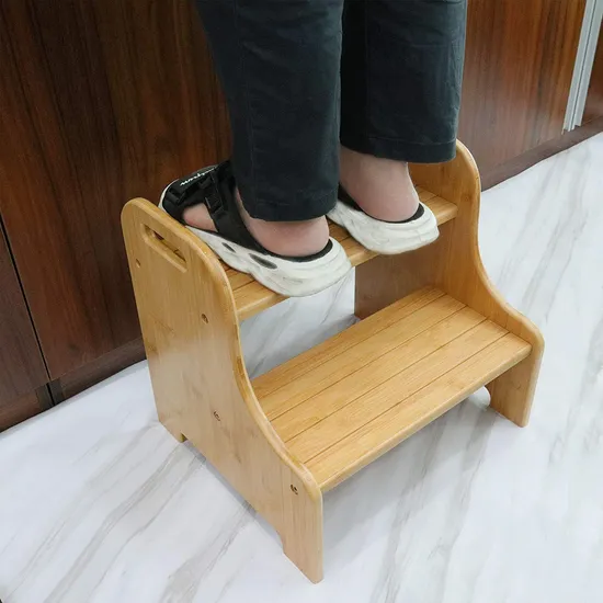 Reposapiés infantil de bambú para salón con tablero antideslizante de 2 capas. Taburete de Bambú.