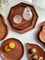 Pétalo de 8 pulgadas - Juego de platos de madera de ébano para cena, fruta, pan y postre