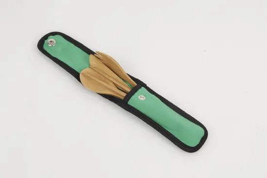 Palillo de cuchara de cuchillo de tenedor de bambú ligero con bolsa de viaje