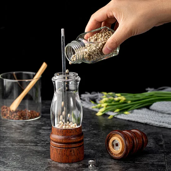 Molinillo de pimienta manual de madera maciza, versátil, con forma de faro, para el hogar