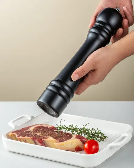 Molinillo de pimienta manual con pintura al horno de PU y núcleo de molienda de cerámica