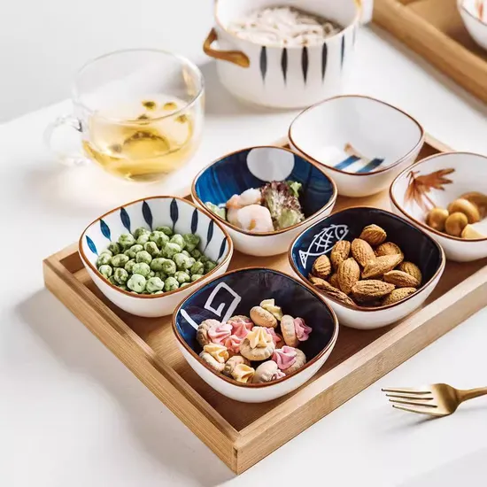 Juego de platos de postre y refrigerios de cerámica elegante con bandeja de madera para servir