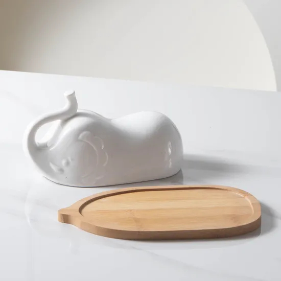 Gres en forma de corazón/plato de mantequilla cubierto de porcelana Contenedor de mantequilla con bandeja de bambú