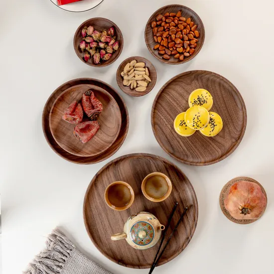 Sistemas de madera redondos rústicos de la placa de la porción de la nuez negra para el sushi/el bocado/el postre