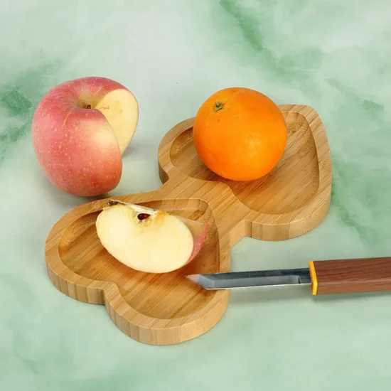 Elegante fuente de madera de bambú con 2 divisiones en forma de corazón para embutidos y guarniciones