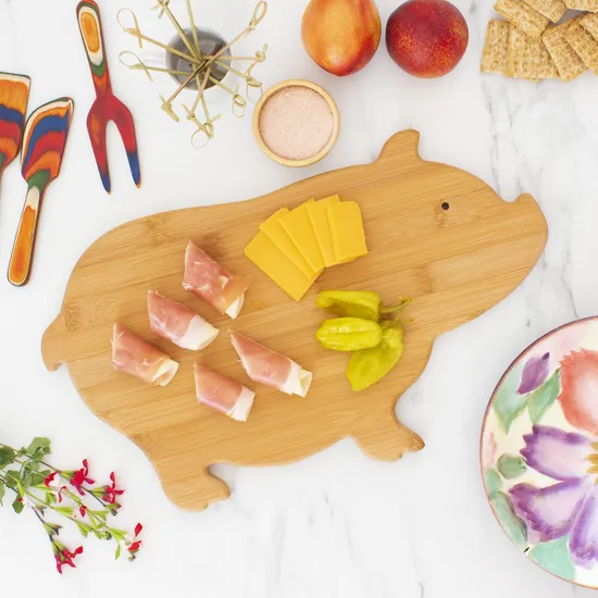 Adorable tabla de cortar de frutas de bambú con forma de cerdo para uso en la cocina