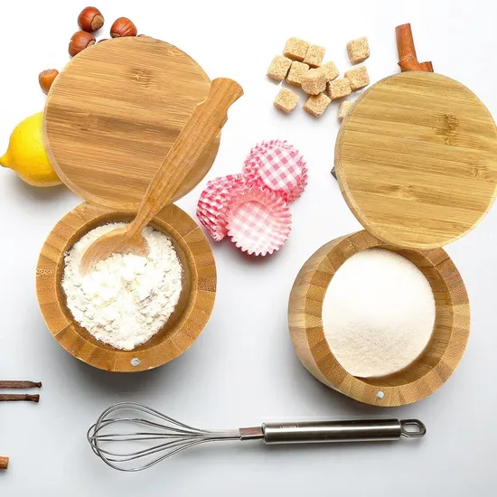 Elegante salero de bambú, caja de especias con tapa magnética