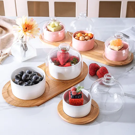 Bandeja de bambú para servir con tapas de vidrio y cuencos de cerámica para aperitivos, dulces, frutas y nueces