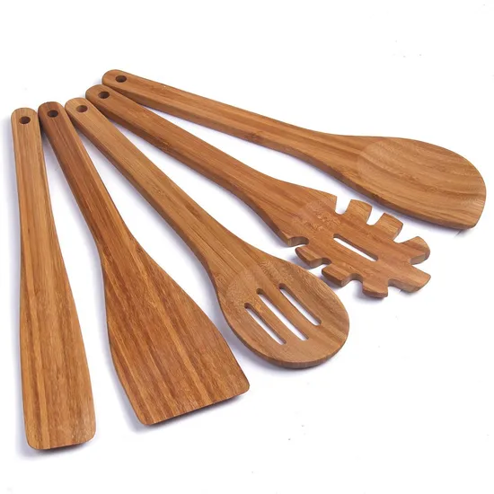 Juego de 5 utensilios de cocina de bambú de alta calidad.