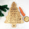 Tabla de cortar de madera con forma de árbol de Navidad grabada personalizada