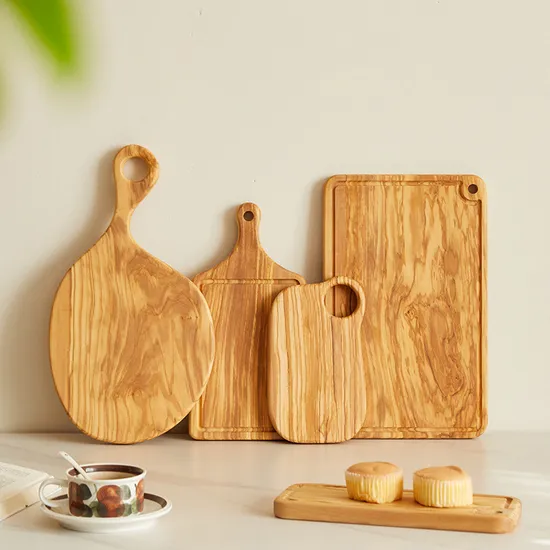 La cocina de encargo diseña la tabla de quesos del plato de servicio de madera de olivo con la manija