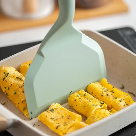 Pala para freír y quemar Jade de silicona ancha antiadherente con mango de haya para cocina