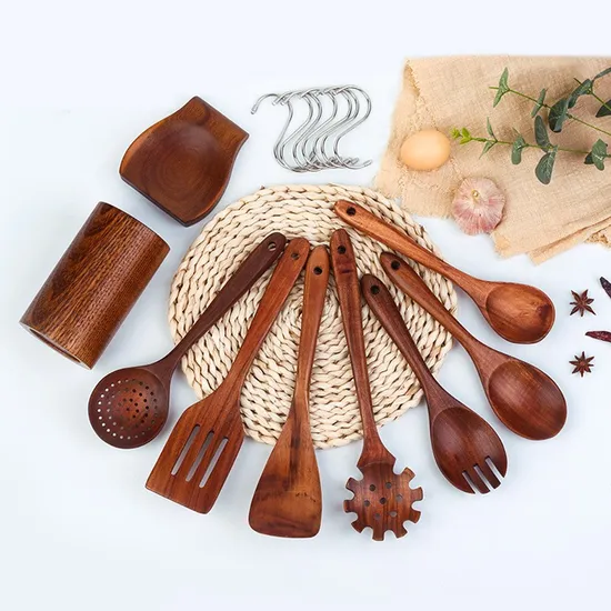 Herramientas de cocina determinadas vendedoras calientes del utensilio de cocina de madera de la teca con el resto y el tenedor de la cuchara