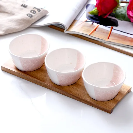 Elegante juego de cuencos de cerámica para servir aperitivos con bandeja de madera para frutas, aperitivos y postres
