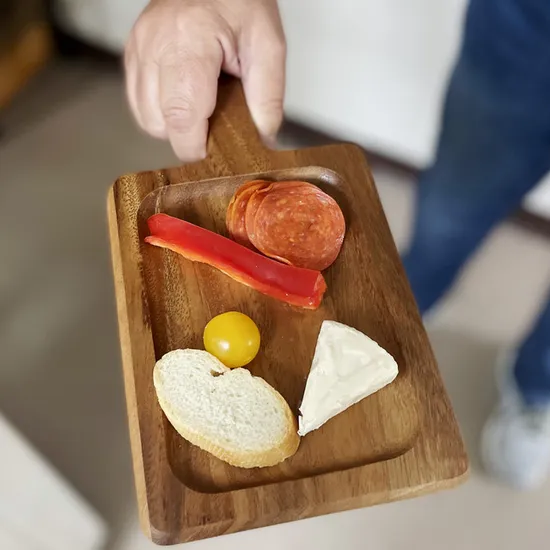 Bandeja de servicio personalizada de madera de acacia grabada con láser y asas