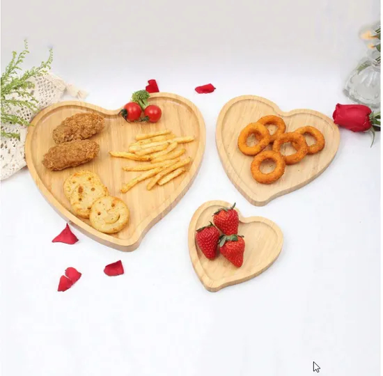 Sistema de bambú en forma de corazón al por mayor de la placa de postre de la bandeja de la porción para el hogar