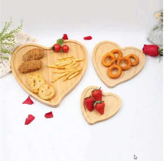 Sistema de bambú en forma de corazón al por mayor de la placa de postre de la bandeja de la porción para el hogar