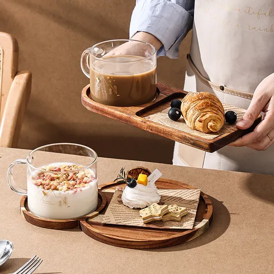 Bandejas de madera para servir charcutería de postre de Acacia con taza de vidrio para el desayuno