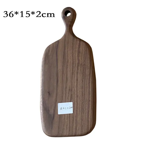 Tabla para servir queso de madera de nogal grabada con forma de ciervo y acabado rústico