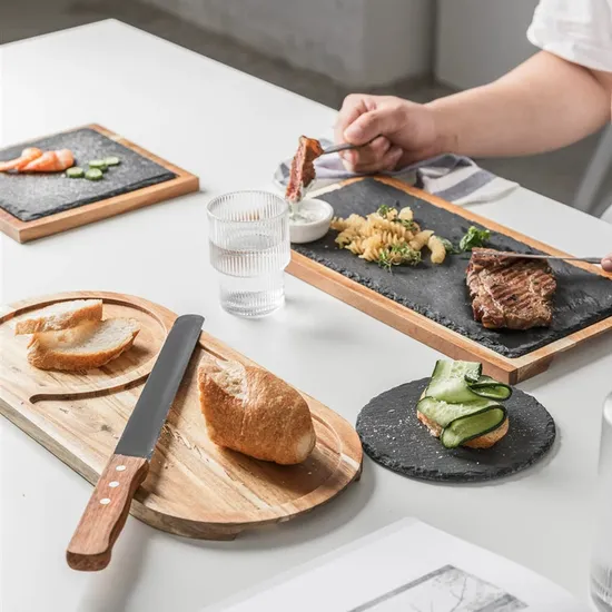 Tabla de quesos de pizarra con plato de filete y madera de acacia de diferentes formas personalizada