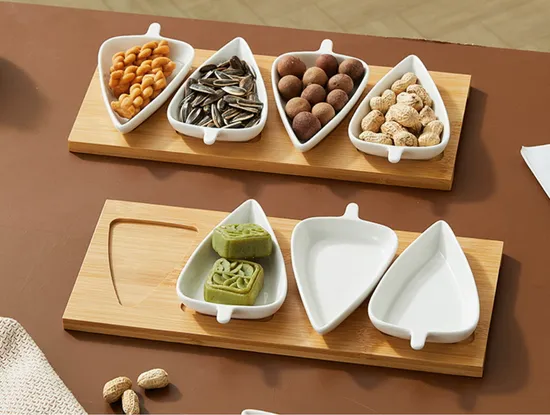 4 cuencos de cerámica para aperitivos con bandeja de bambú.