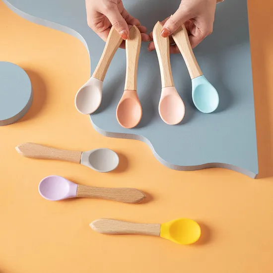 Suministros para mascotas, cuchara de alimentación para perros y gatos de silicona con mango de madera de haya