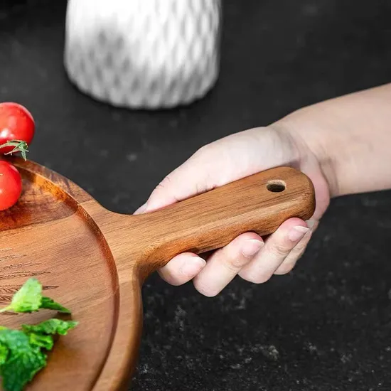 Bandeja redonda personalizada vendedora caliente de la porción de madera de acacia con la manija
