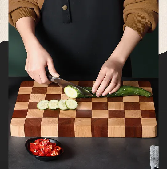 Tabla de cortar de madera gruesa grande, bloque de carnicero con patrón de tablero de ajedrez