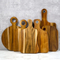 Tabla de servir pequeña de madera de acacia natural con asa