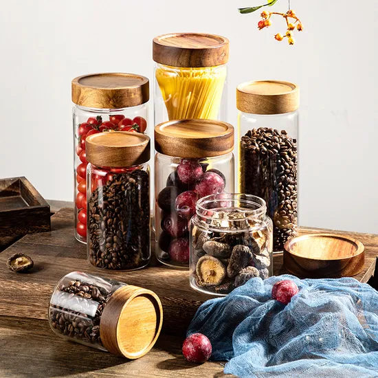 Frascos de vidrio para almacenamiento de frutas de diferentes tamaños con tapas de tornillo de madera de acacia