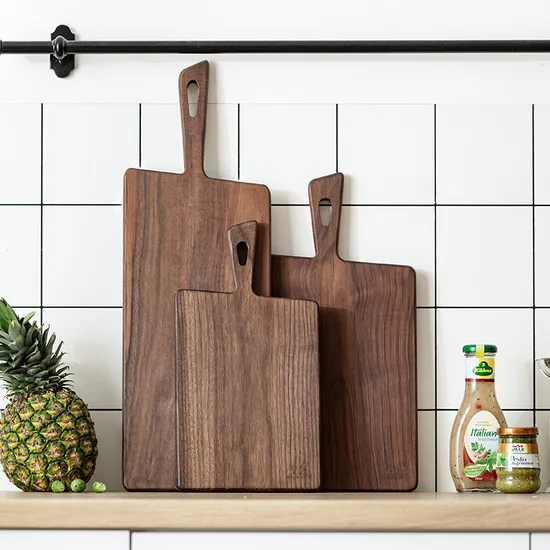 Plato duradero de madera de nogal desgastado para picnics y fiestas