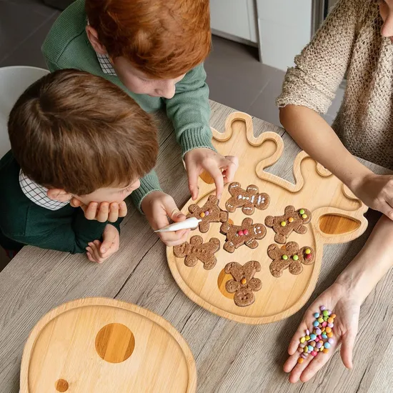 2 bandejas navideñas de bambú con forma de reno para servir queso, aperitivos y embutidos en la fiesta de Navidad